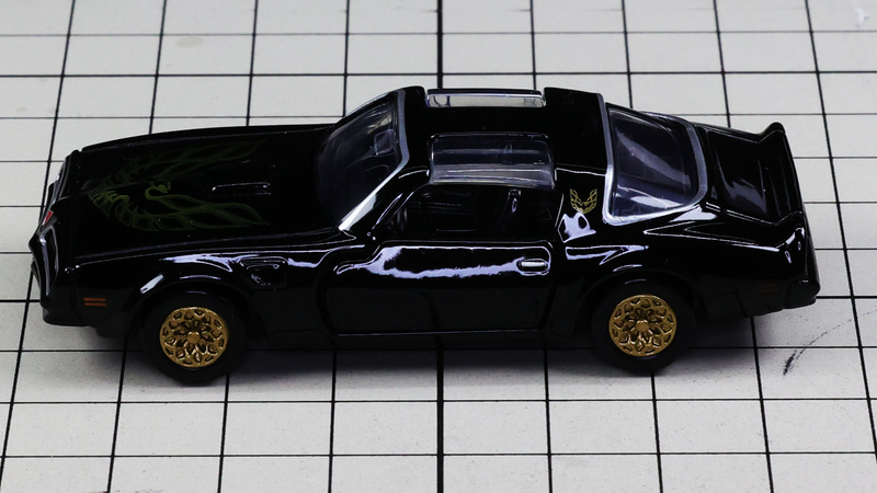 サイド：1970年代のいわゆる“アメ車”を実感できるスタイリング