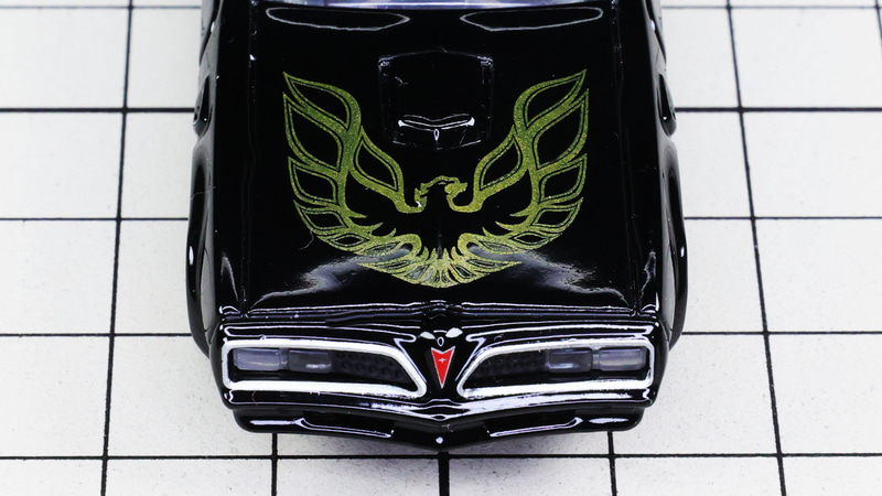 大柄なファイヤーバードのプリント