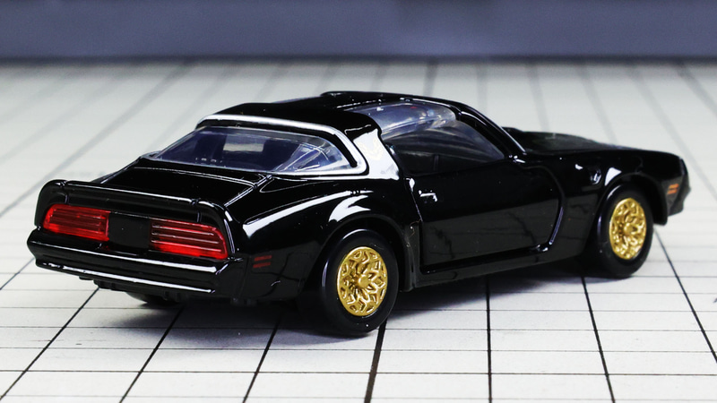 ドア開閉アクションのあるトミカは楽しい！