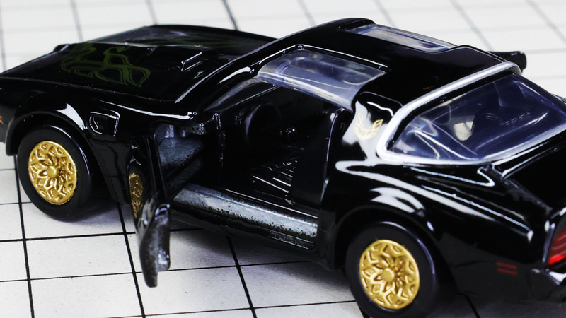 ドア開閉アクションのあるトミカは楽しい！