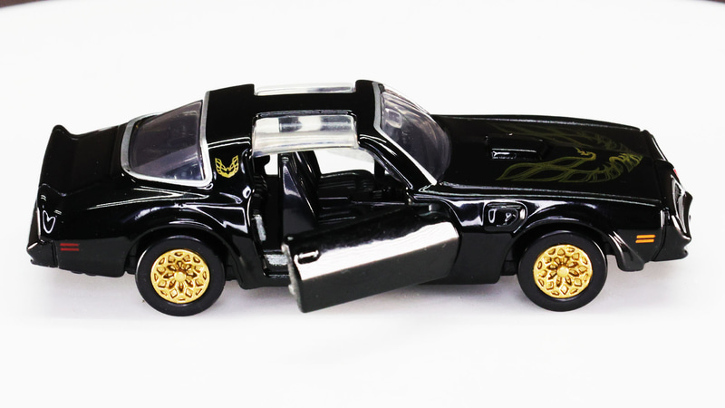 “スノーフレーク”ホイールはなんとか利用できたがタイヤはデッドストックを用意できた