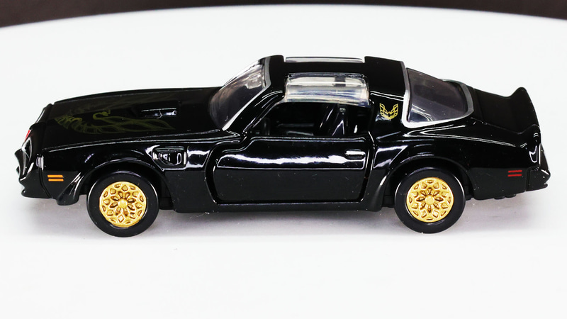 レストアには可能な限り現物を利用し、物によってはインターネットやGM社に協力を要請した