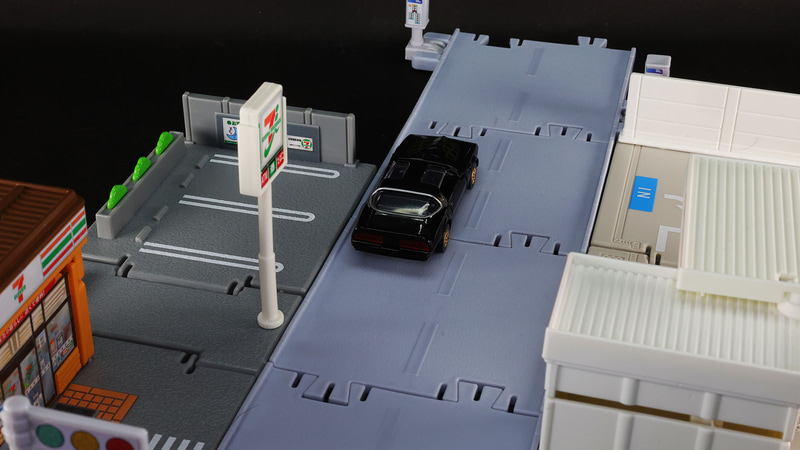 行く先々でみんなの目が止まるほどのたたずまい！