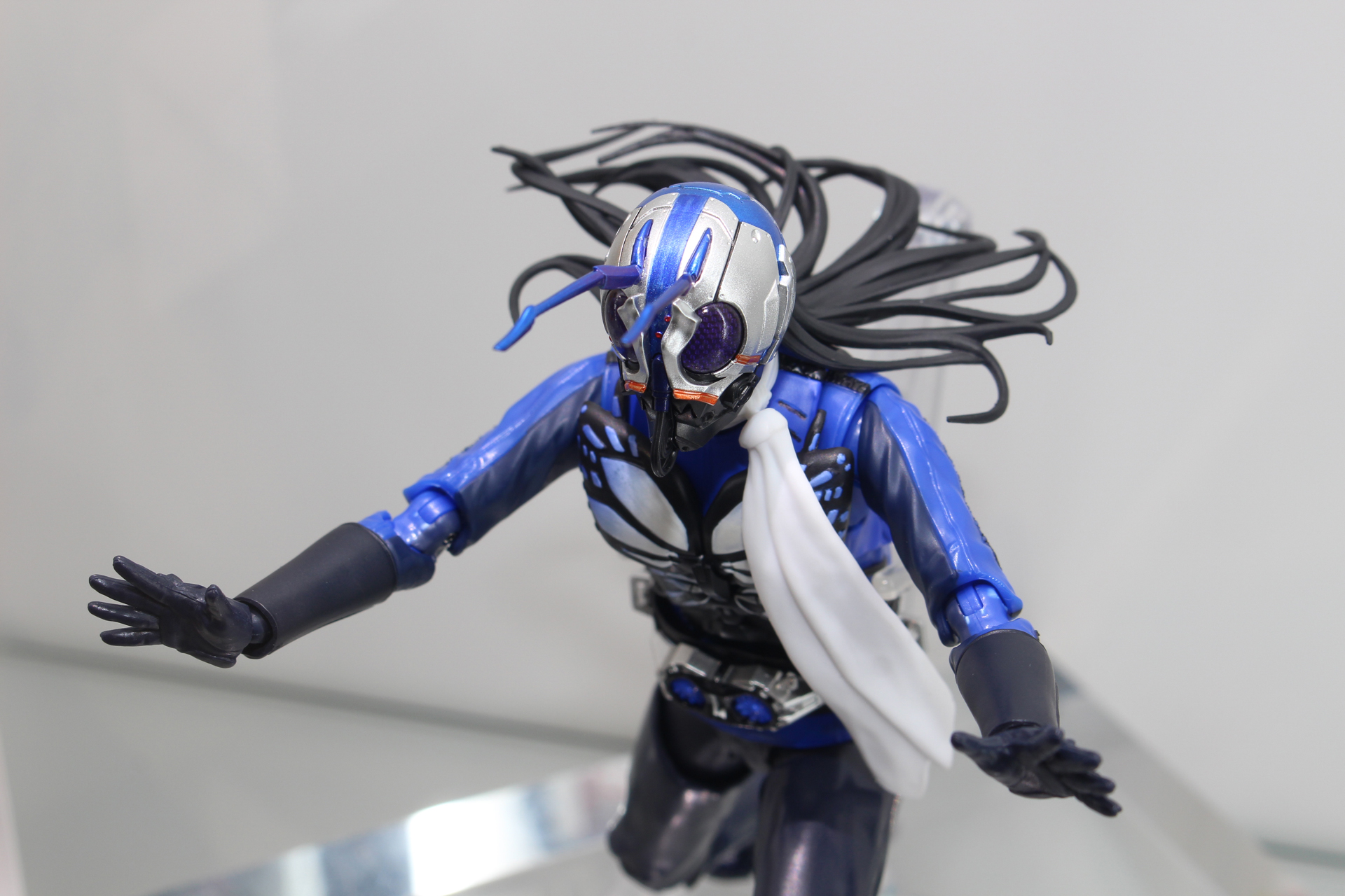 たなびく髪の毛の造形にも注目