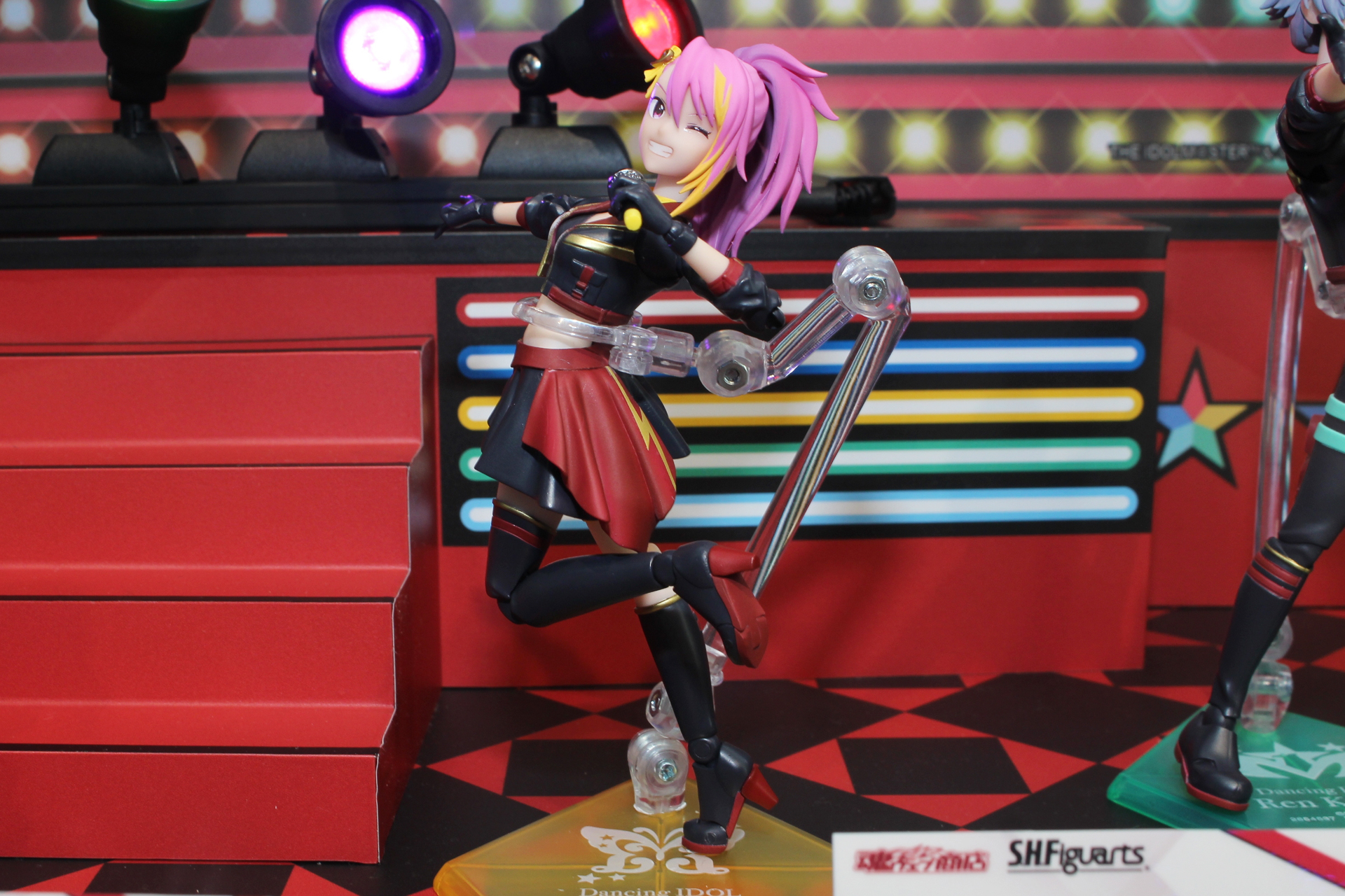 「S.H.Figuarts 舞浜 歩」。11月発売予定。価格は8,800円（税込）