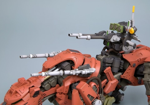 ゾイド -ZOIDS-」より、デカールを追加したセイバータイガーの