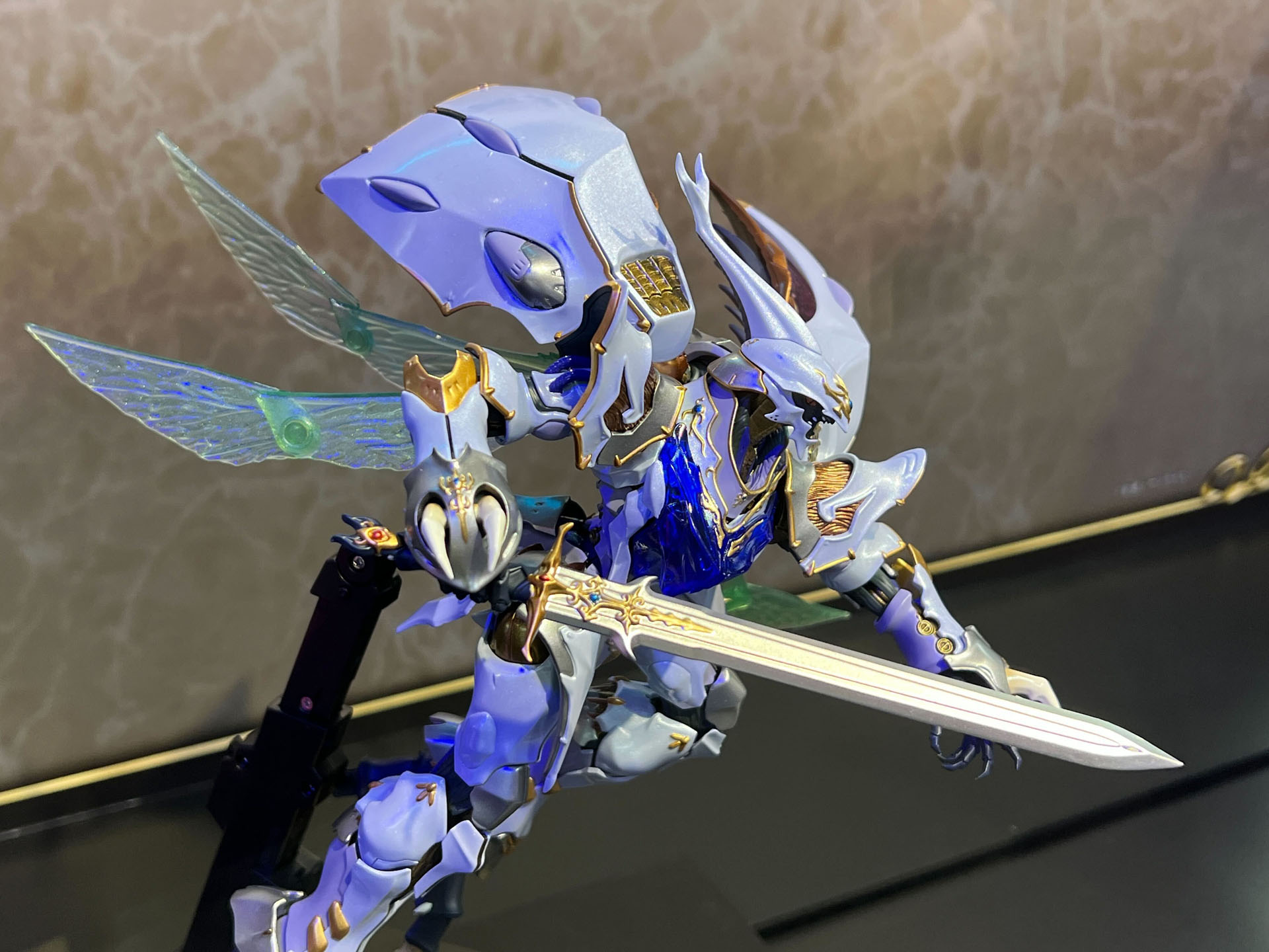 パーツ分割、デザインラインなど非常にアレンジの強いデザイン