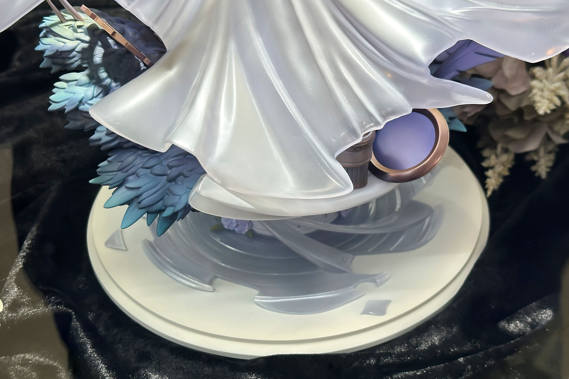 台座部分だけでもかなりのボリュームになっている