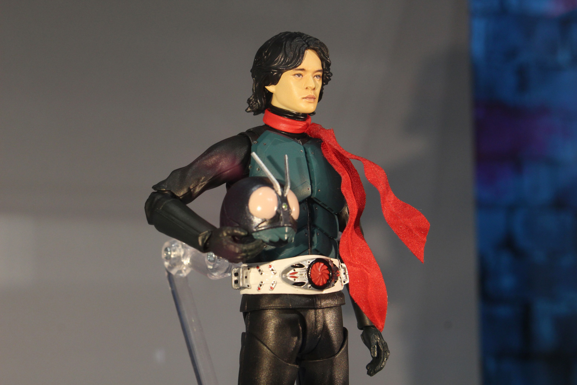 どの角度から見ても本郷猛だ。池松さんのファンも注目