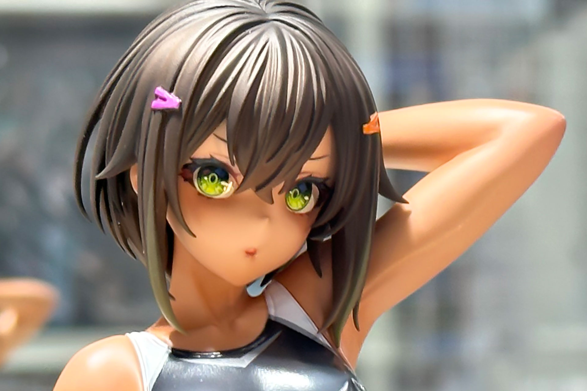 黄色に輝く大きな瞳が印象的な、水泳部の部長ちゃん