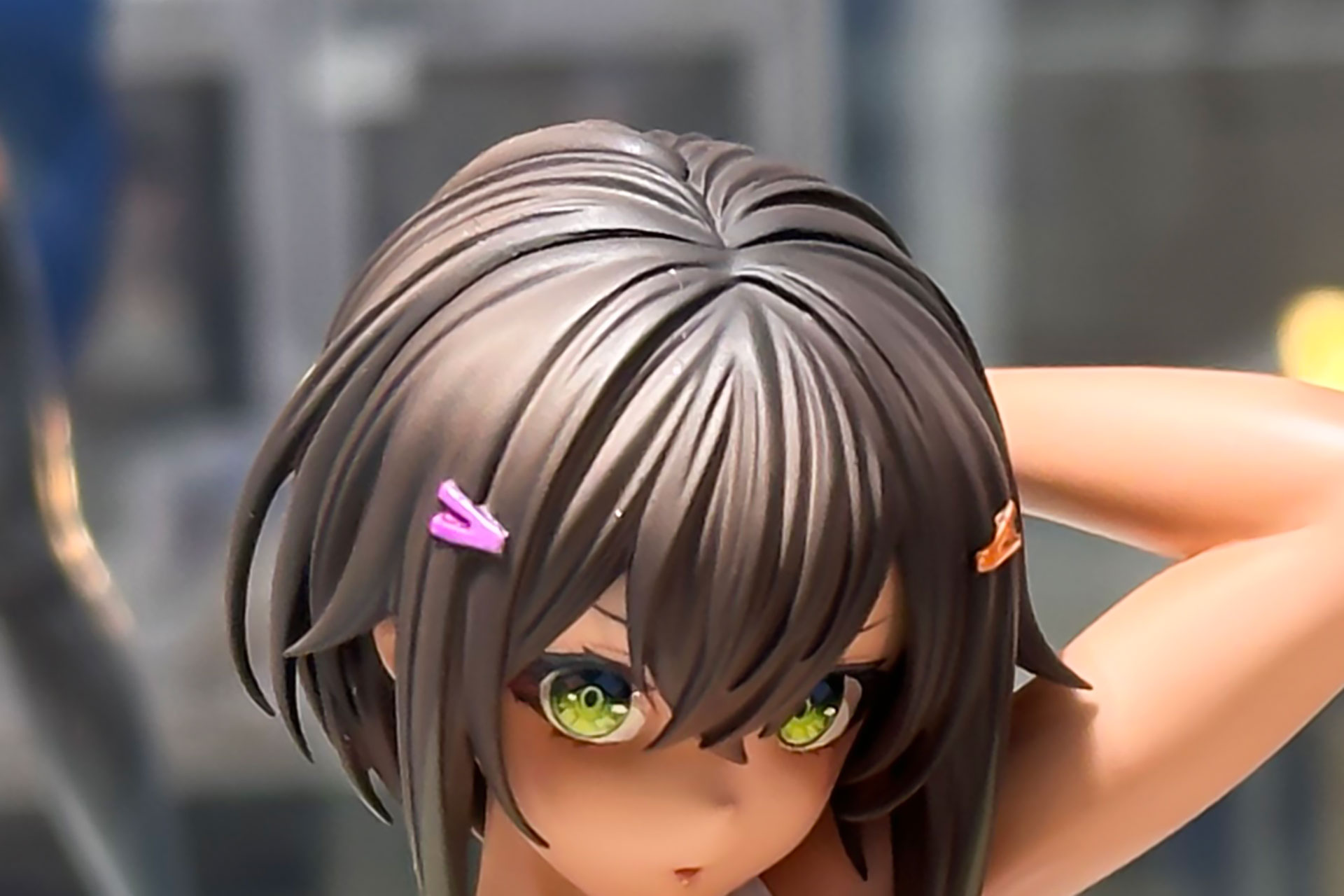 髪はアニメチックにざっくりとした感じだが、しなやかな形状に見える