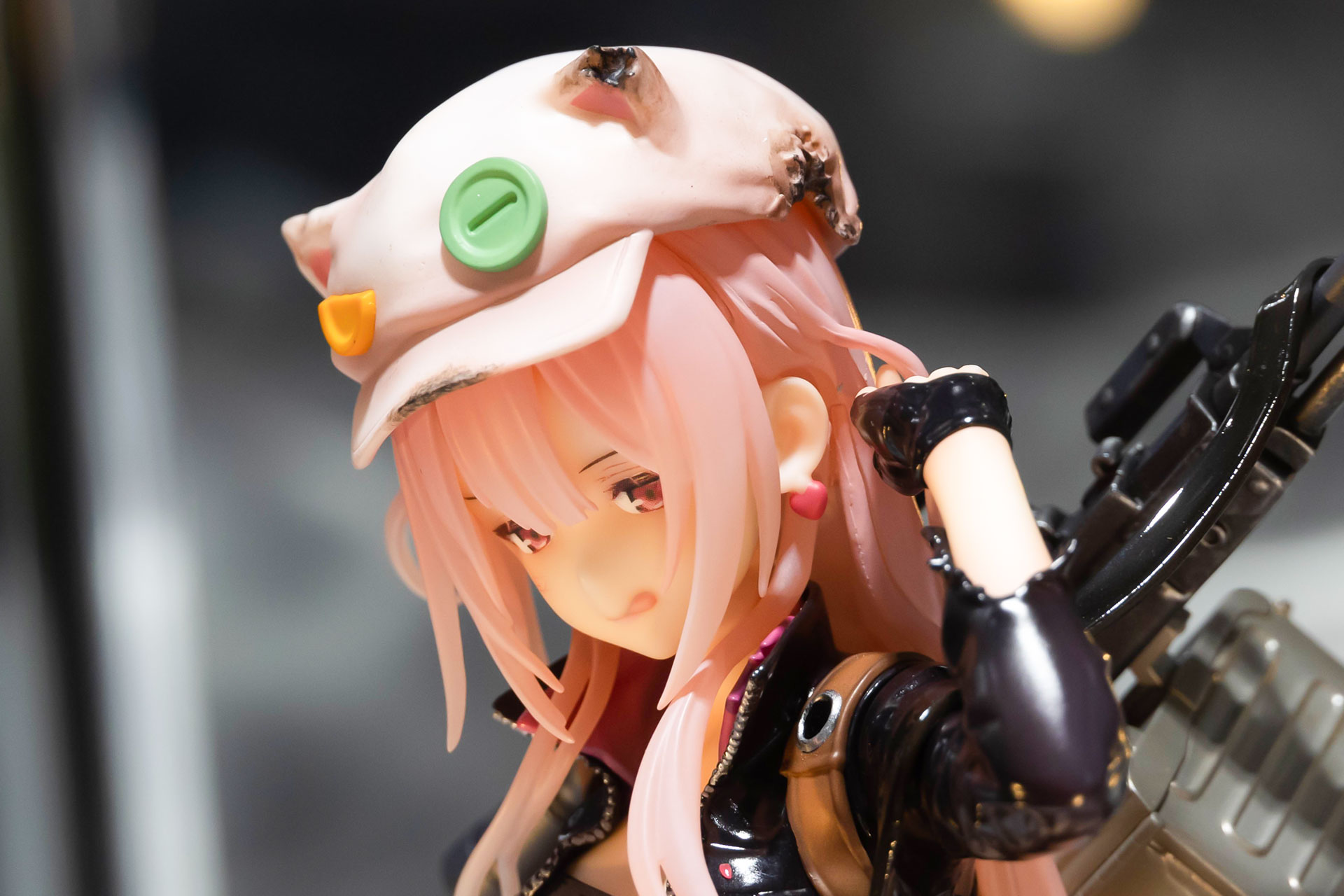 照れからか、ちょろっと出した舌が可愛らしい