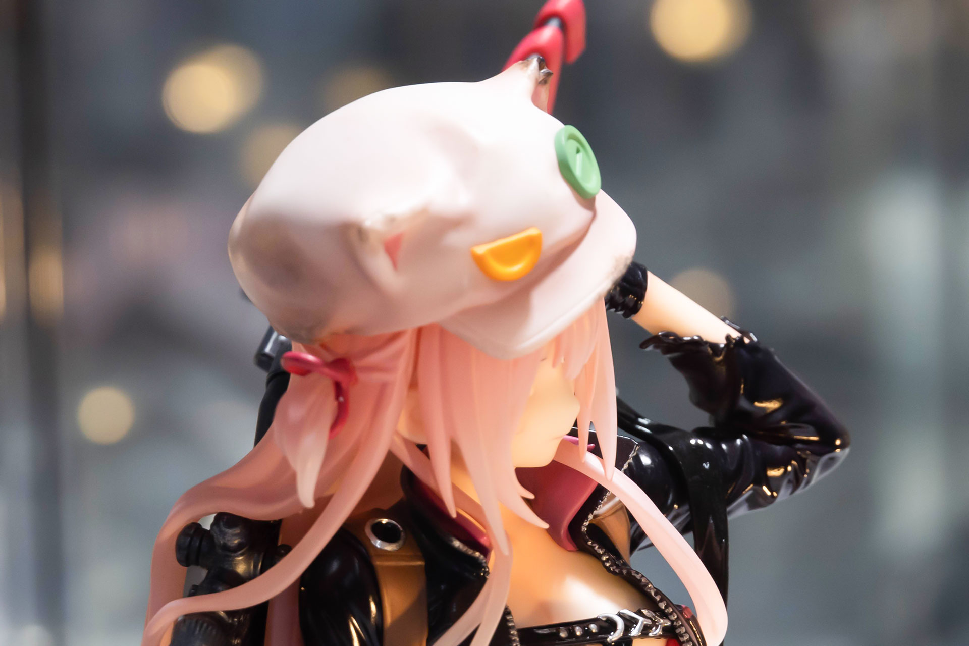 横からは表情自体は見えないが、落ち込んでいるような感じが伝わってくる