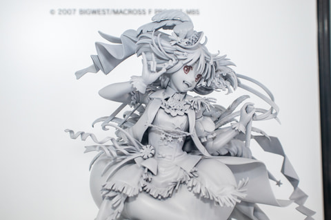 マクロスF」より、シェリルに続いてランカも10周年記念イラスト姿を