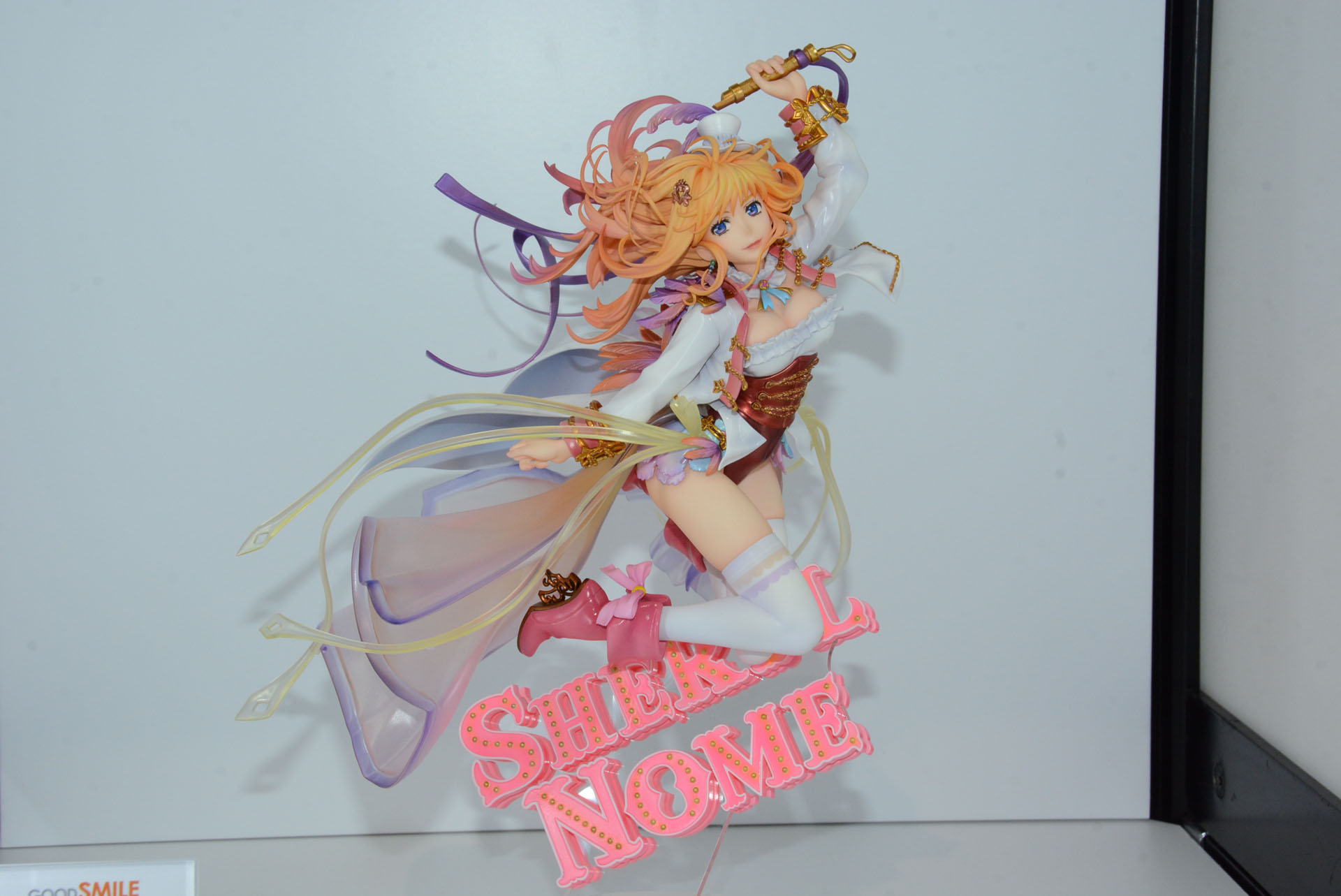 「シェリル・ノーム ～ Anniversary Stage Ver. ～」は、一目見たら惹きつけられる凝った彩色と造型が魅力のフィギュアだ。2024年5月発売、価格は36,000円