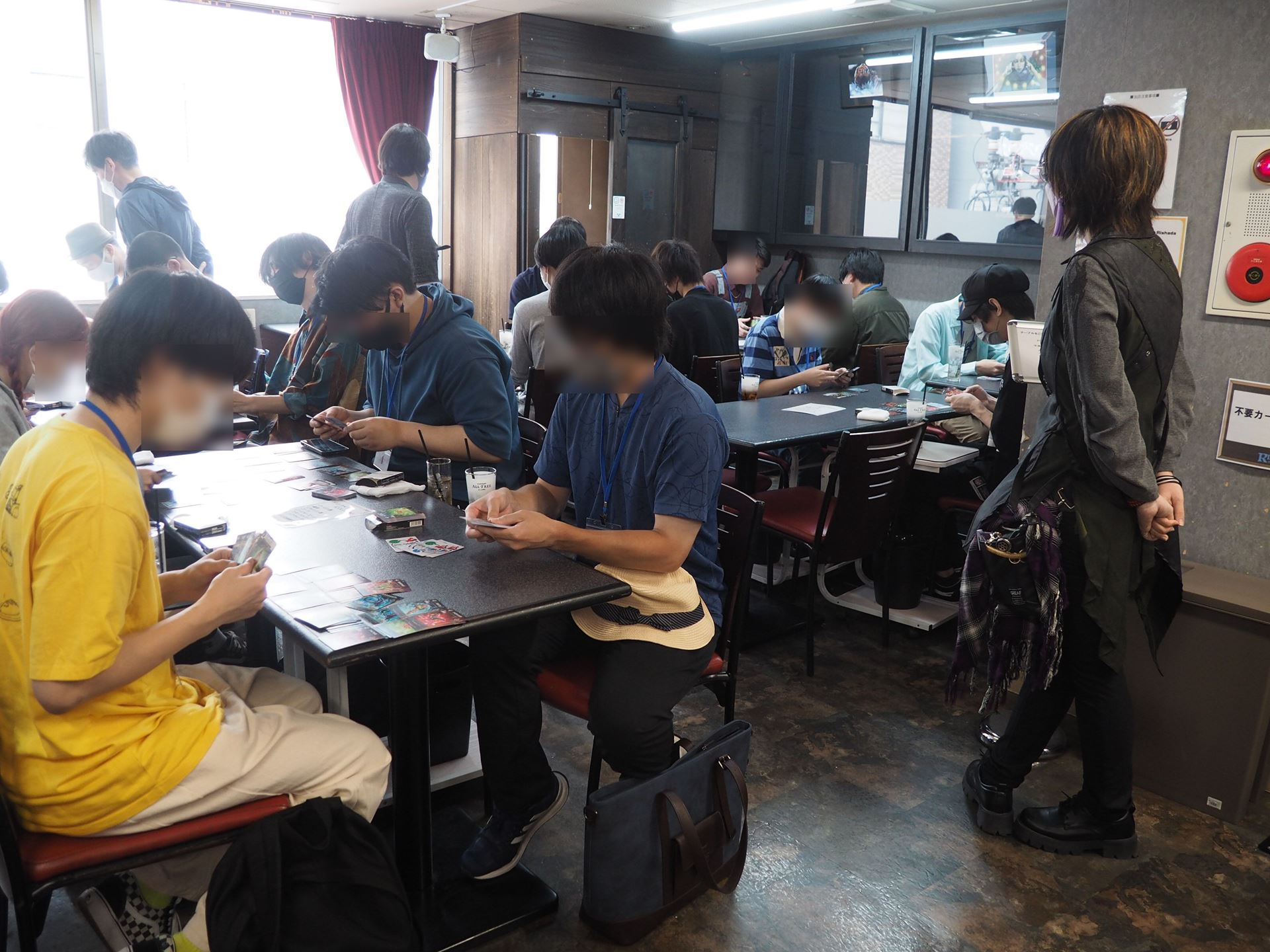 46枚のカードを使ってデッキを構築する