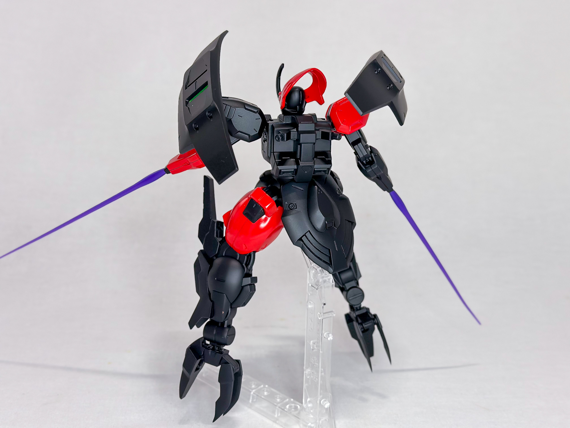 足裏など加工前は肉抜き穴のあった個所も穴埋めをしているので違和感がありません。