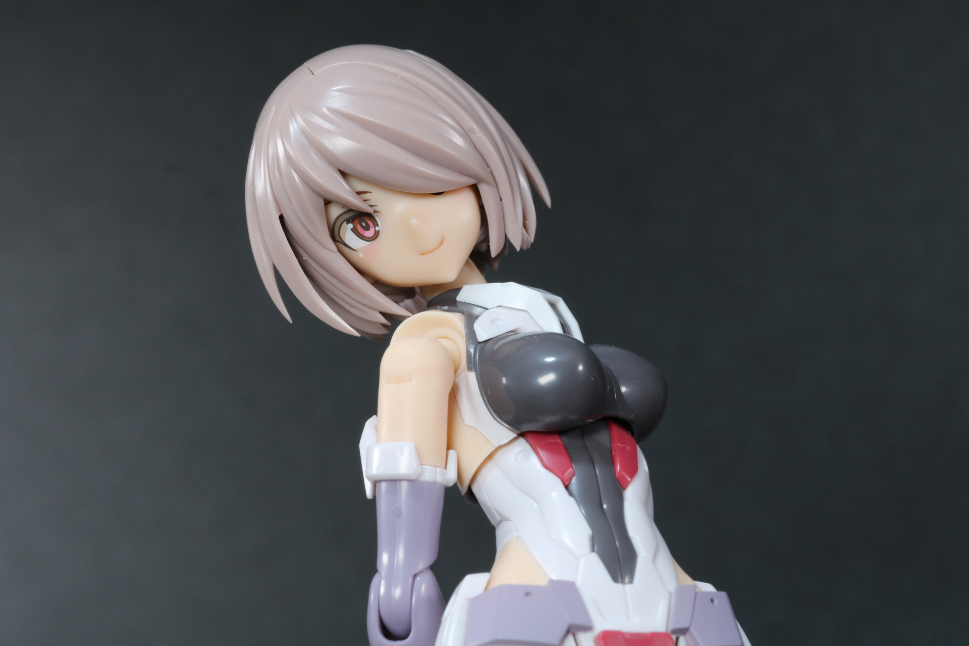 武器を持たせれば勇ましく戦う様子も作れる
