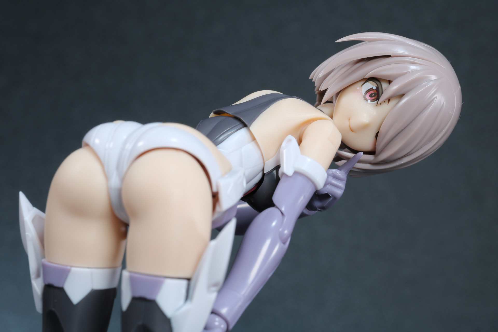 武器を持たせれば勇ましく戦う様子も作れる