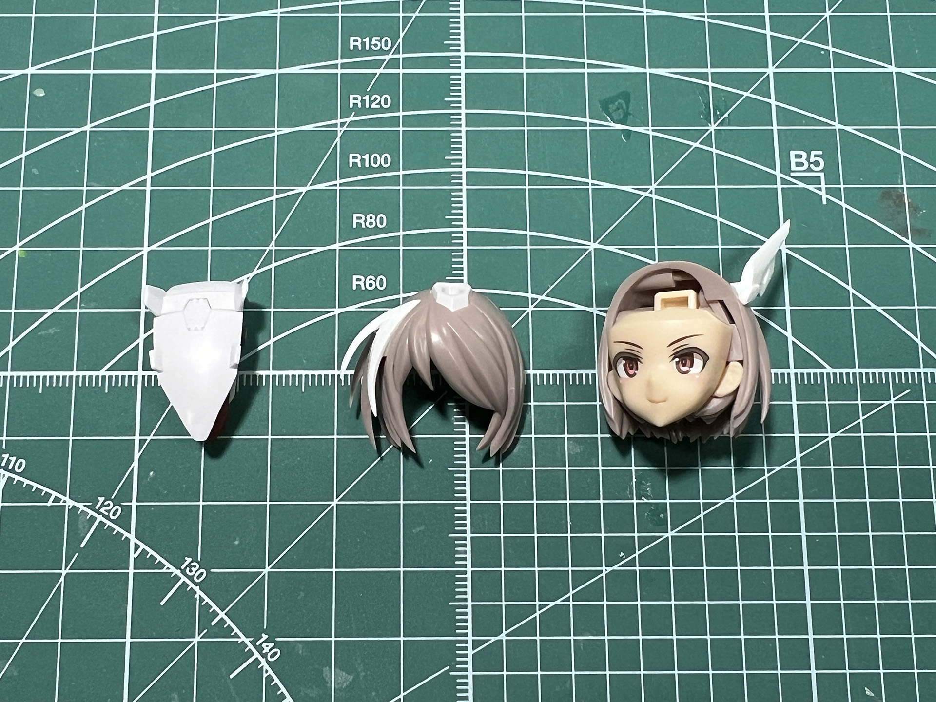 前髪、帽子、側頭部で追加パーツが組まれ、付け替えもしやすいものとなっている