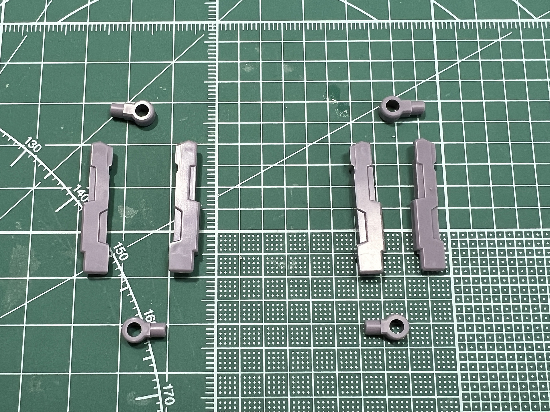 アームパーツは末端部分に軸可動が付いている