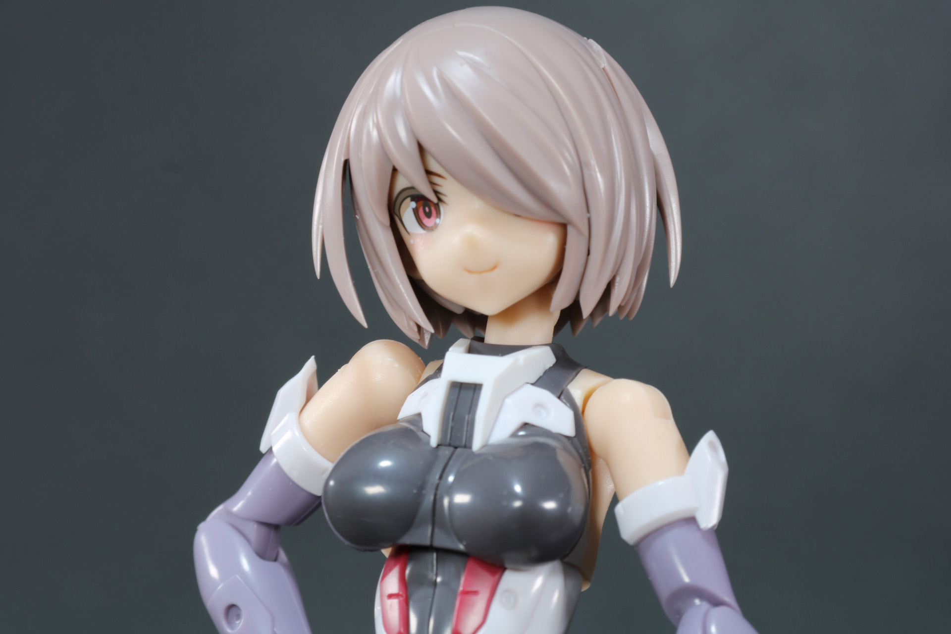 顔はアニメ的に少し大きめなサイズ感