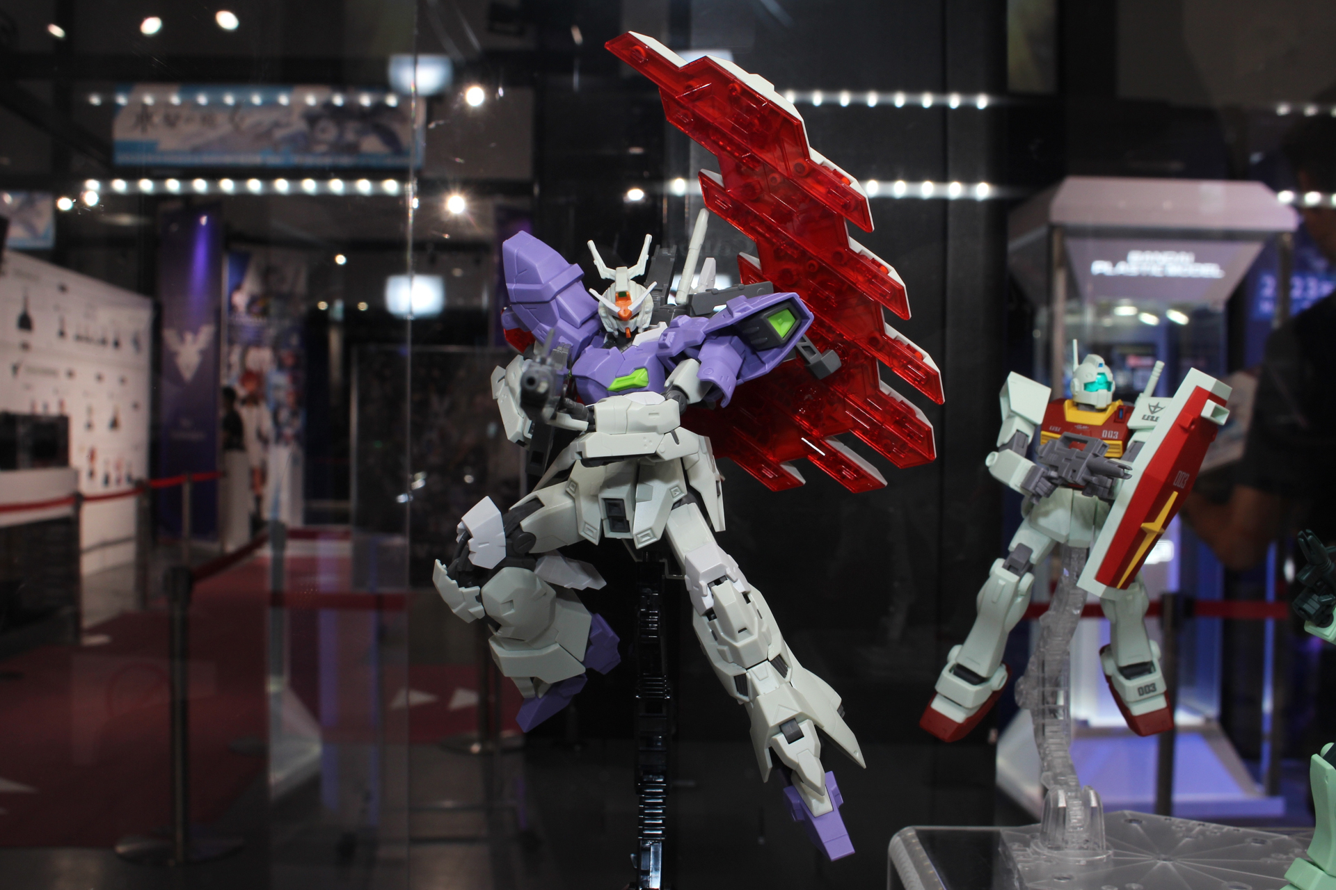 「HG 1/144 ガンダムベース限定 ムーンガンダム（ロング・ライフル装備）」。6月10日発売。価格は3,740円（税込）。ガンダムベース販売商品