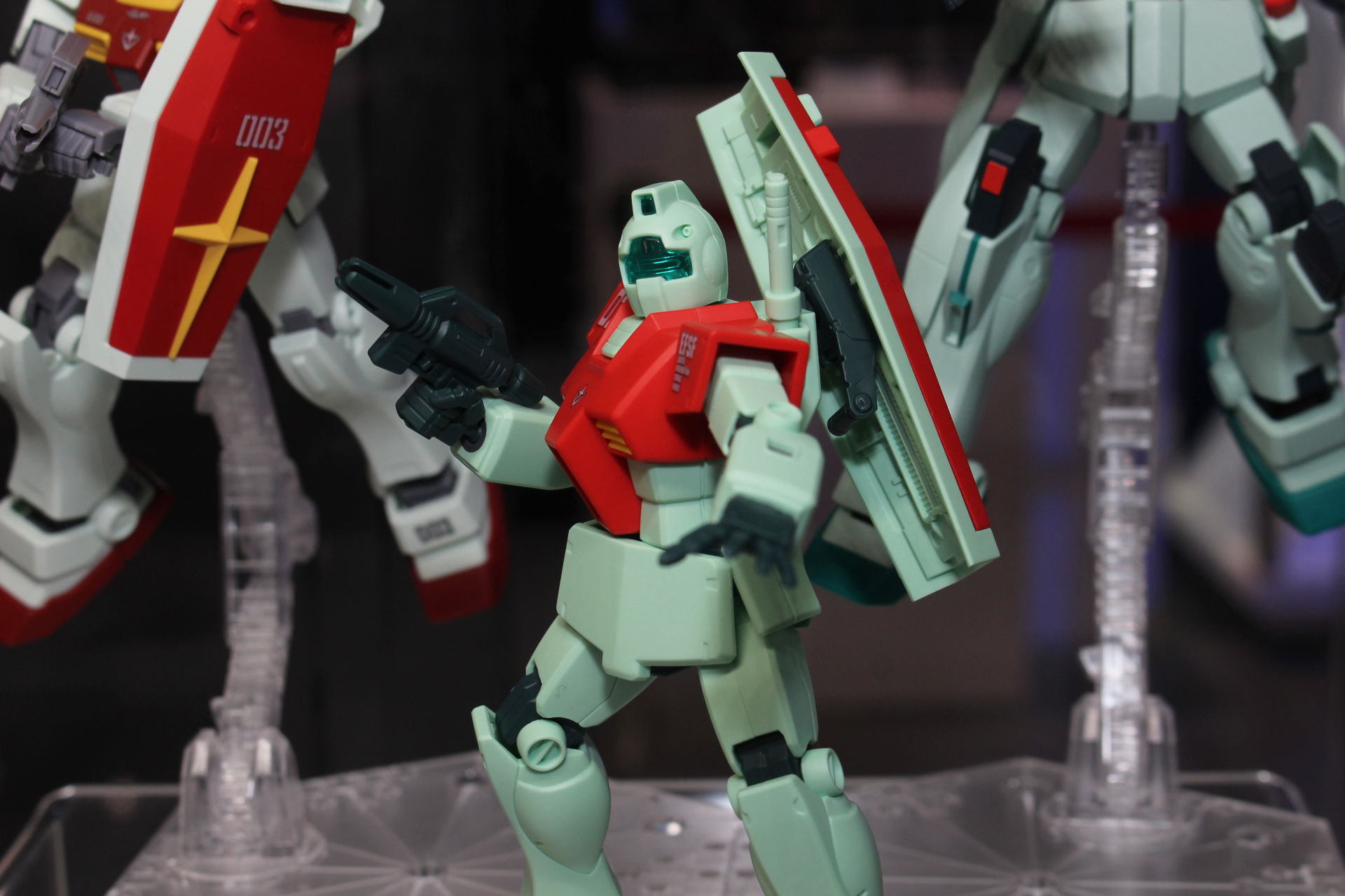 このシンプルさがジムのいいところ。他の2機のキットとは10年の差があり、作ればその進化も楽しめそうだ