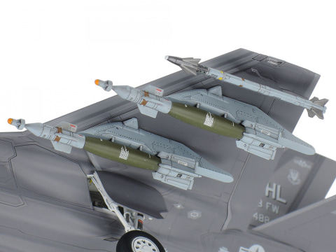 タミヤ、1/48に続きより組み立てやすさを重視したプラモデル「1/72