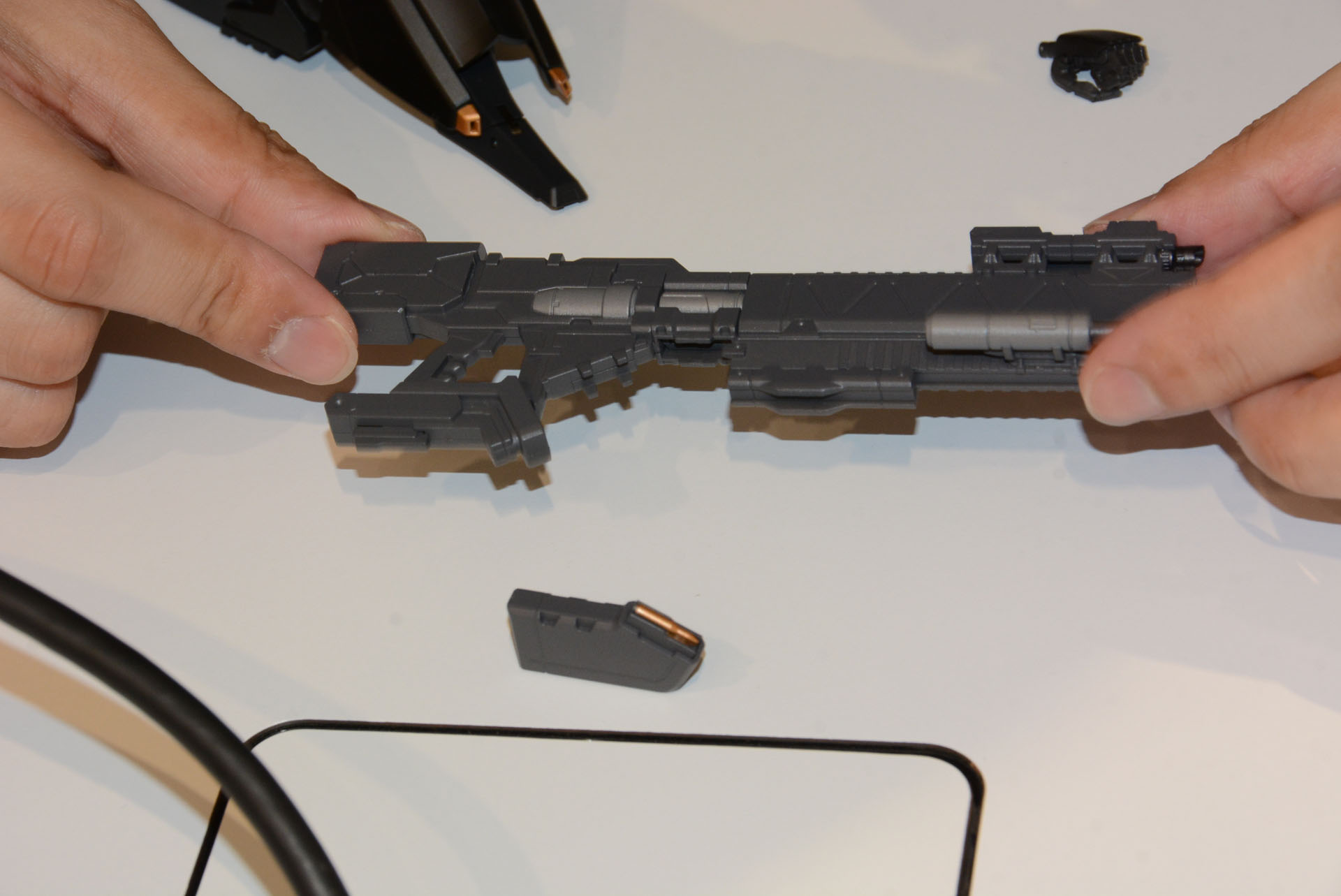 ライフルも弾倉が外れるギミックがある