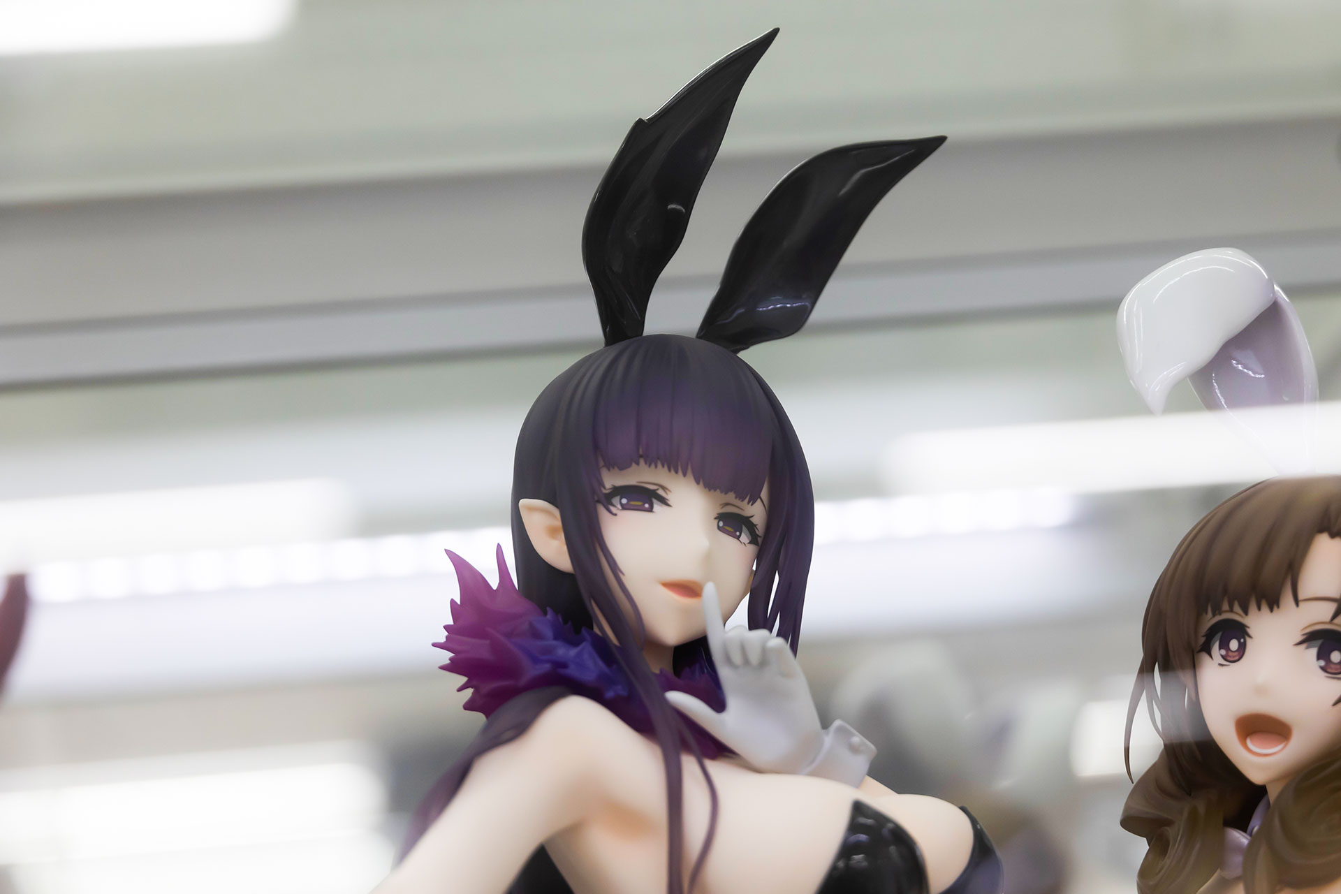 頭には、かなり大きめのウサギの耳が付けられている