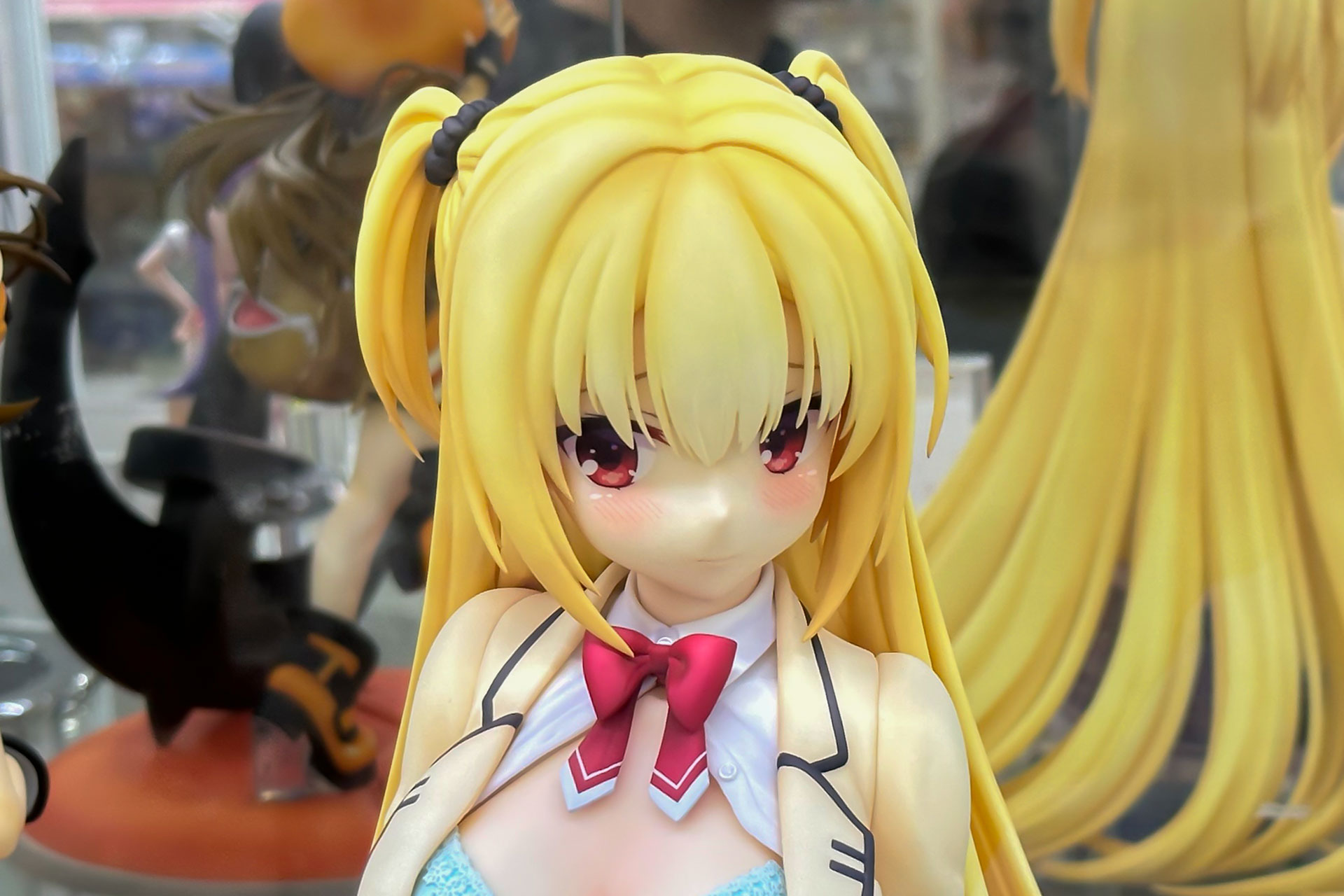 少し頬を赤らめた表情がかわいい