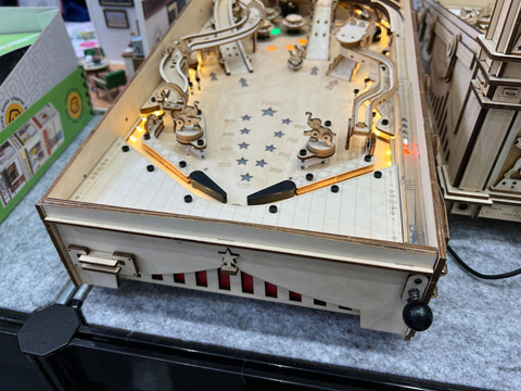 DIYクラフトキット「つくるんです」シリーズより遊べる3Dウッドパズル