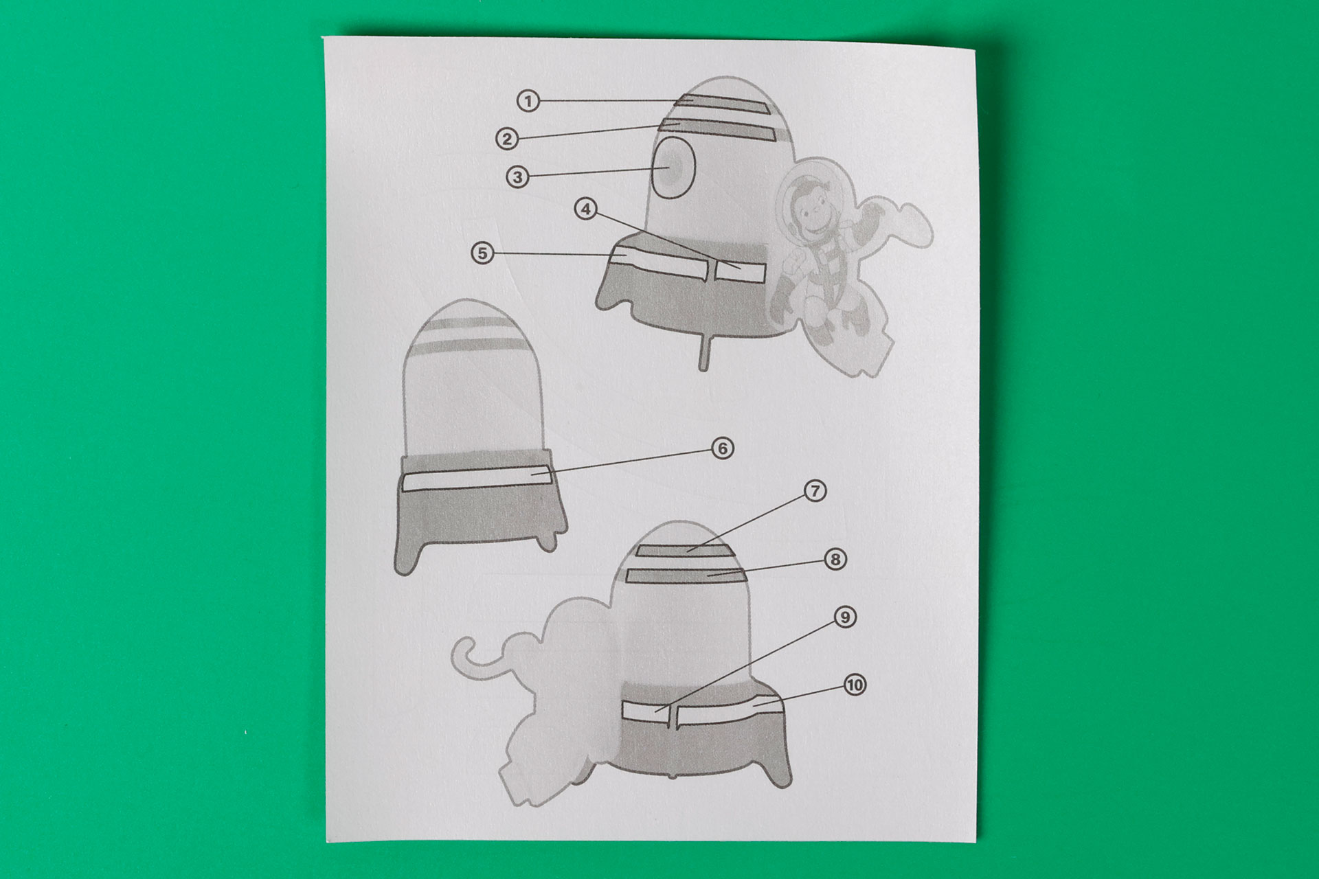 シールを貼るときは裏面側を参考にしよう