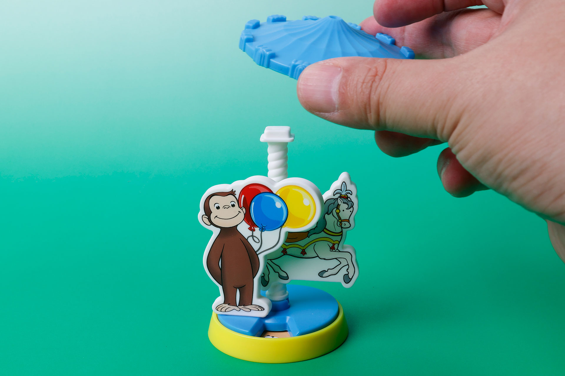 ジョージや屋根などのパーツを組み合わせていこう