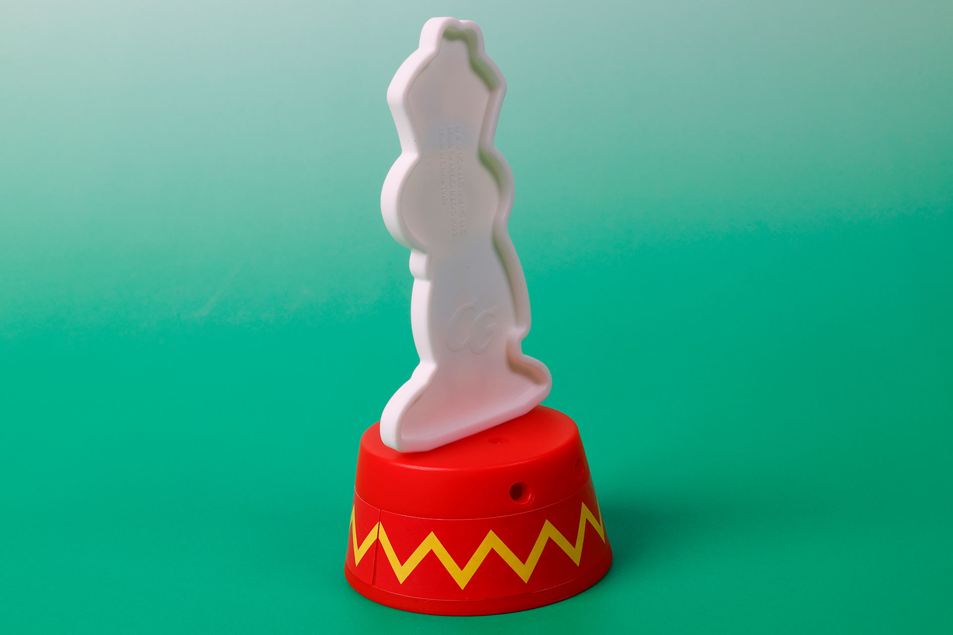 ジョージがやや細長いが、これが、輪っかを受け止める役割を果たしてくれる