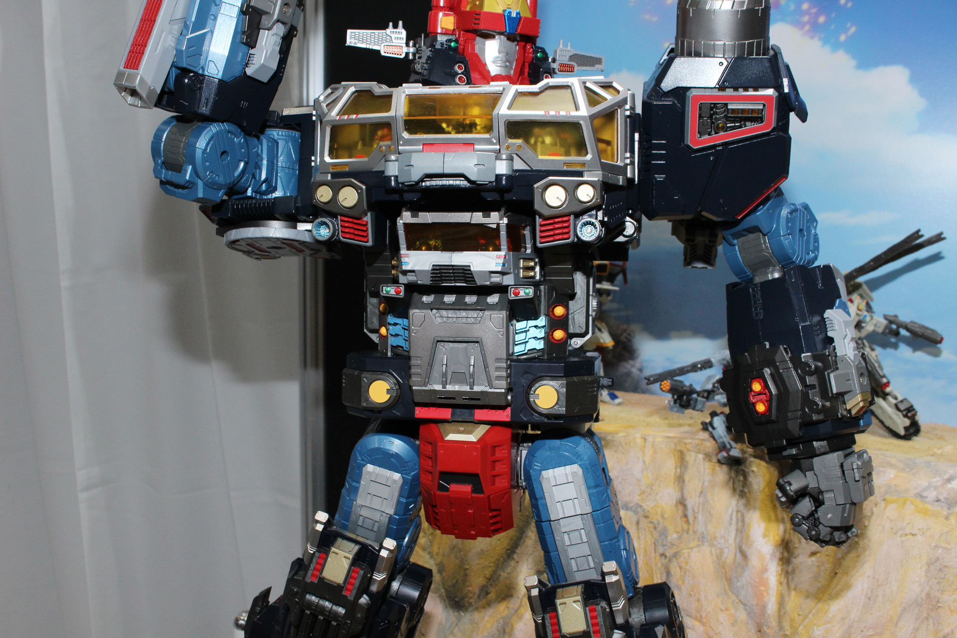 この大きさを誇りながらも、全体のディテールにも隙がなく、情報量は非常に多い