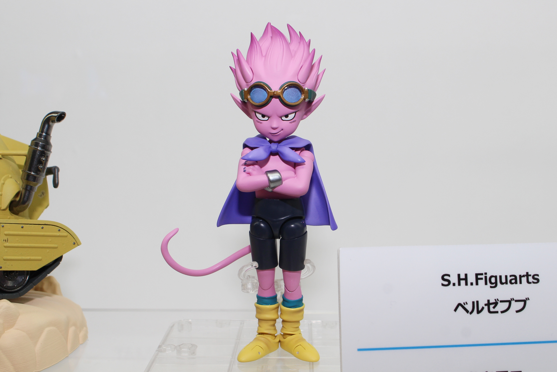 「S.H.Figuarts ベルゼブブ」。今回披露されたベルゼブブの立体化の中では唯一のアクションフィギュアだ