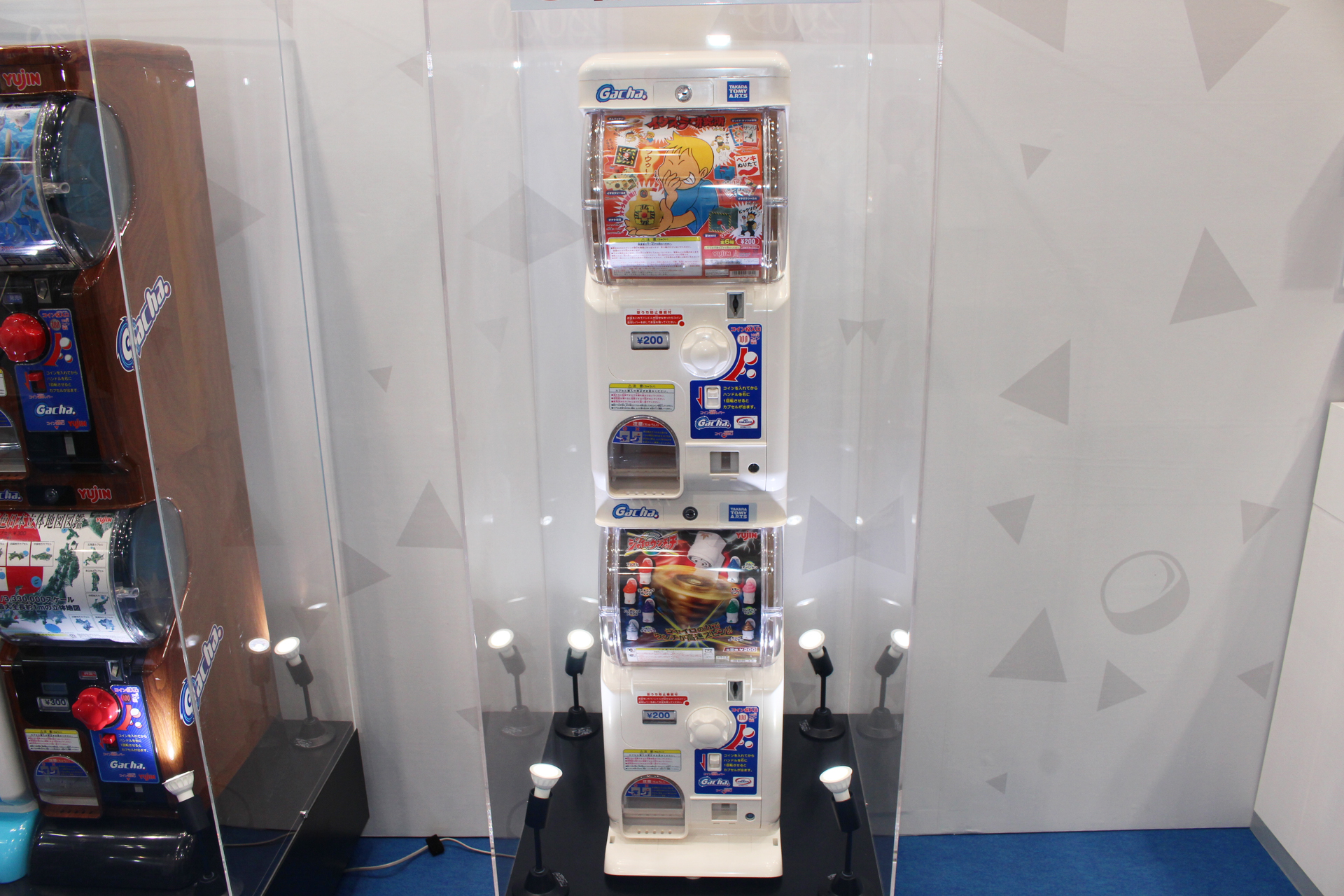 現行の「ガチャ2Ez」は2007年リリース。当初は10色のカラーバリエーションがあったそうだ