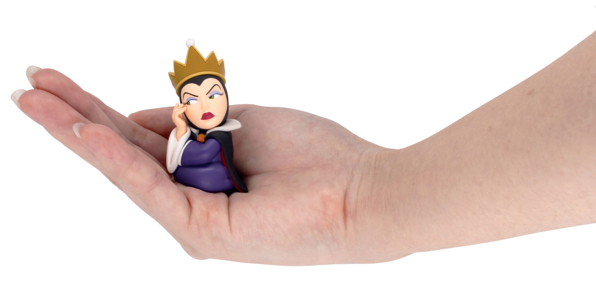 「女王」は約50mm