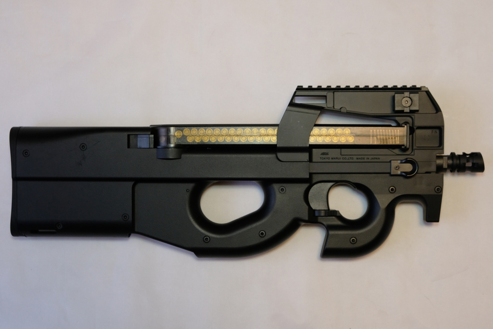 左右対称のデザインが忠実に再現されている