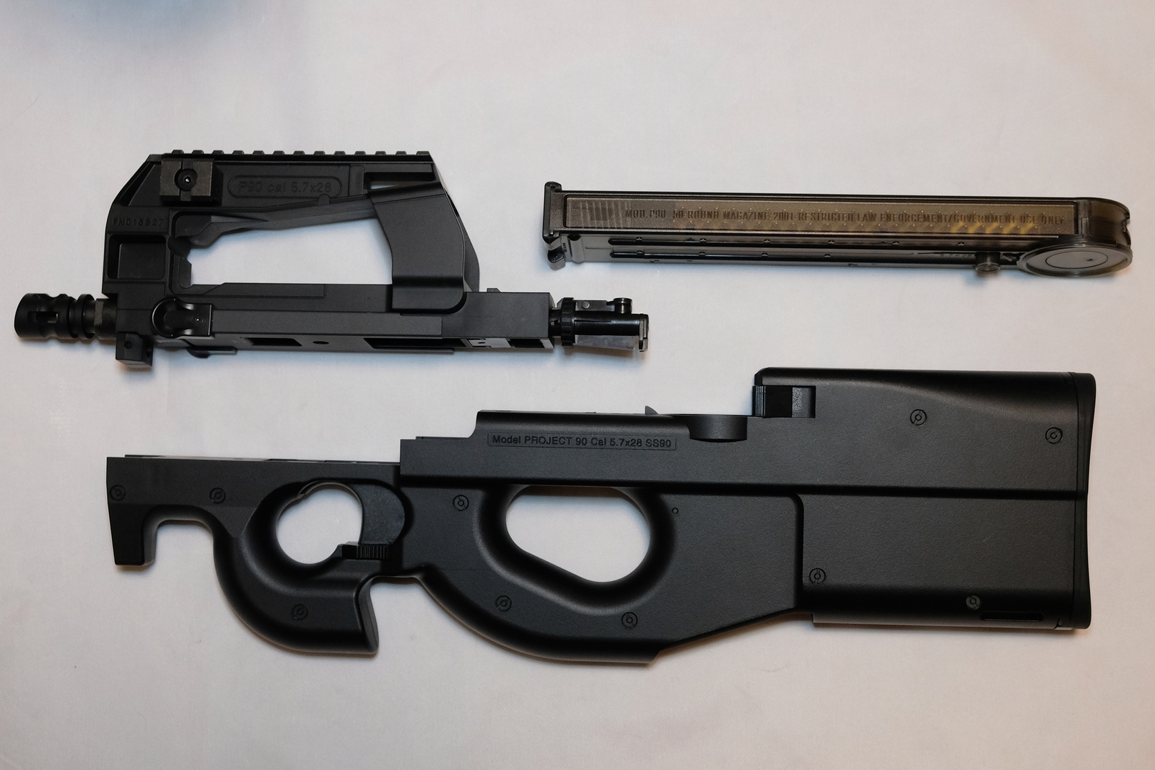 上下に分割可能。これ以上の分解は推奨されていない