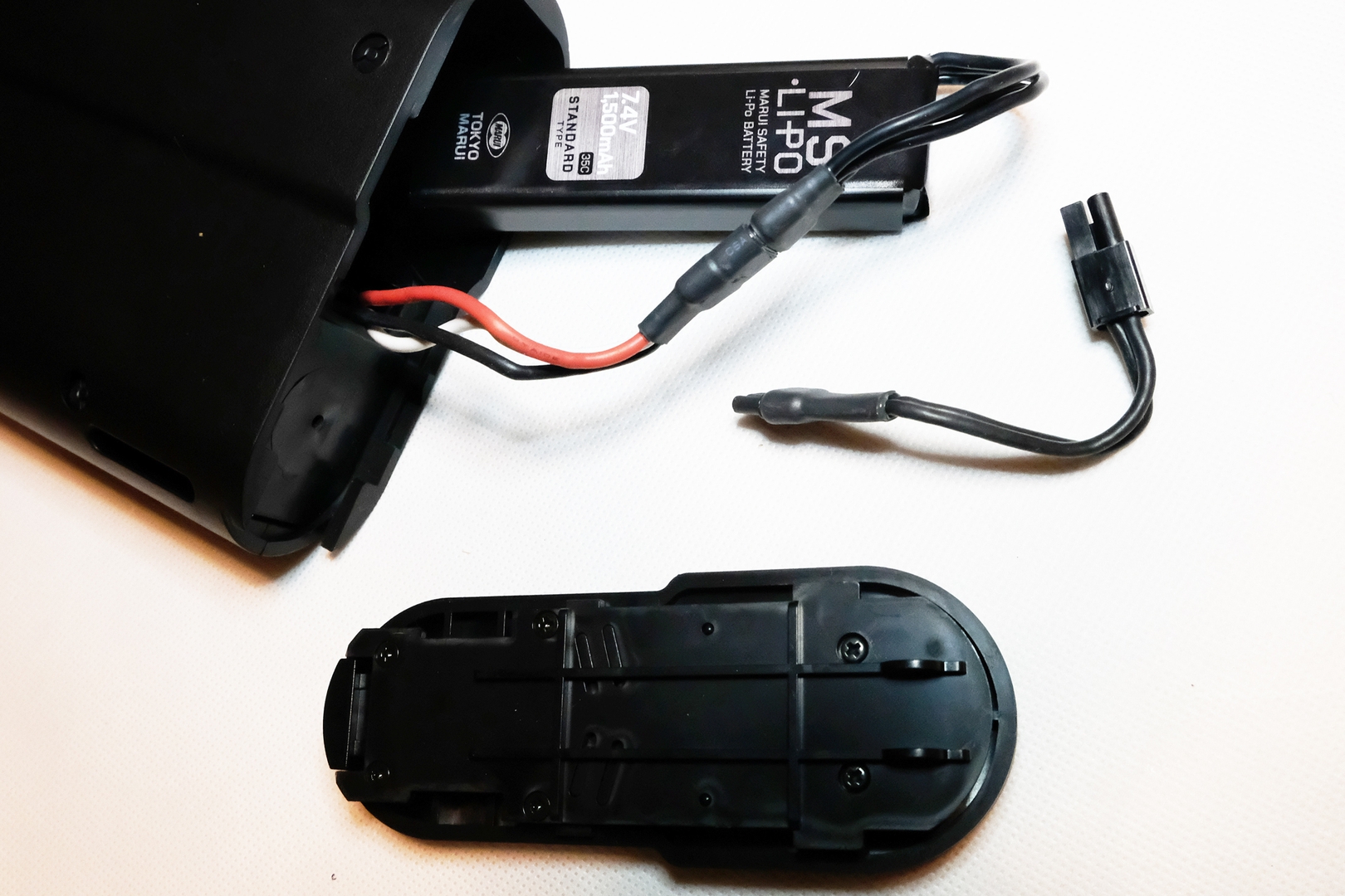 「MS・Li-Po バッテリー」の方がコンパクトで余裕がある