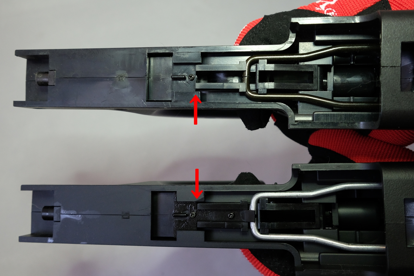 セミオートポジションでのトリガーの後退距離、引きしろが変化している