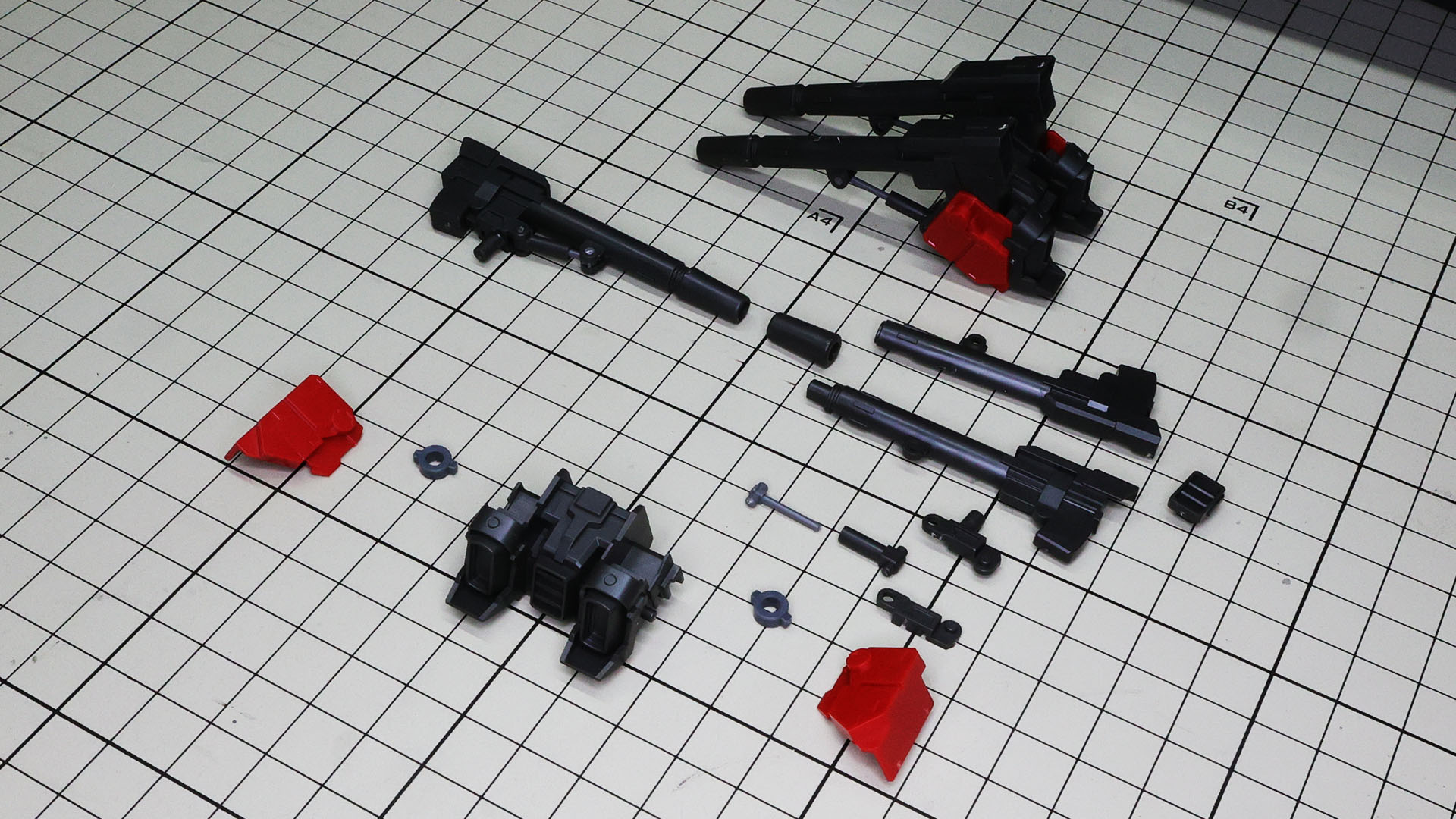 キャノン砲本体を支えるシリンダーは軸とケースが別になっています