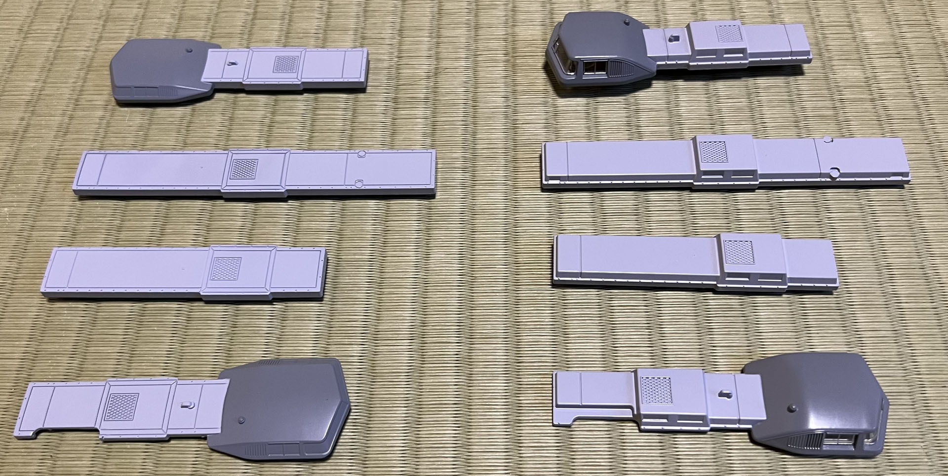 3100形のクーラーパーツ。運転席も一体化されている