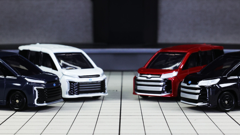 一番の大きな違いはフロントマスク