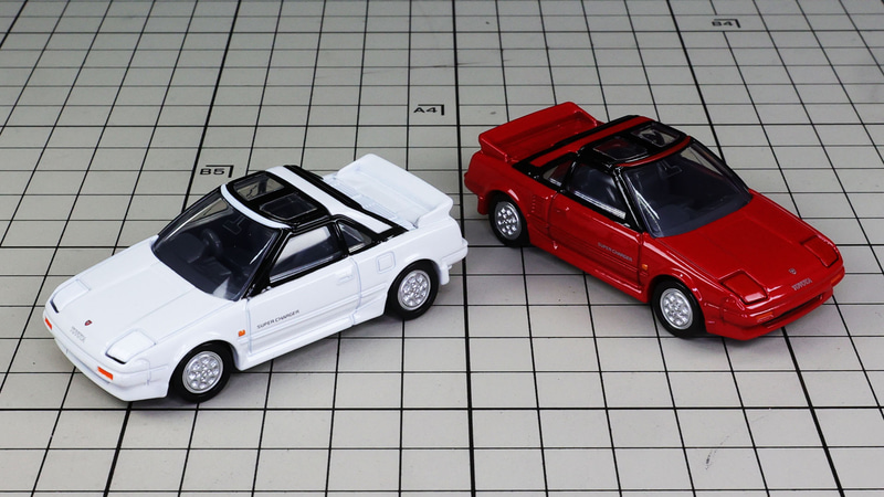 2シーターでロング気味なリアセクションがMR車を体現