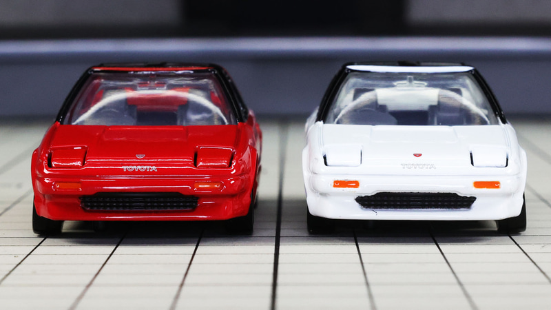 車内も明るくなり、グレーの内装がよく見えます