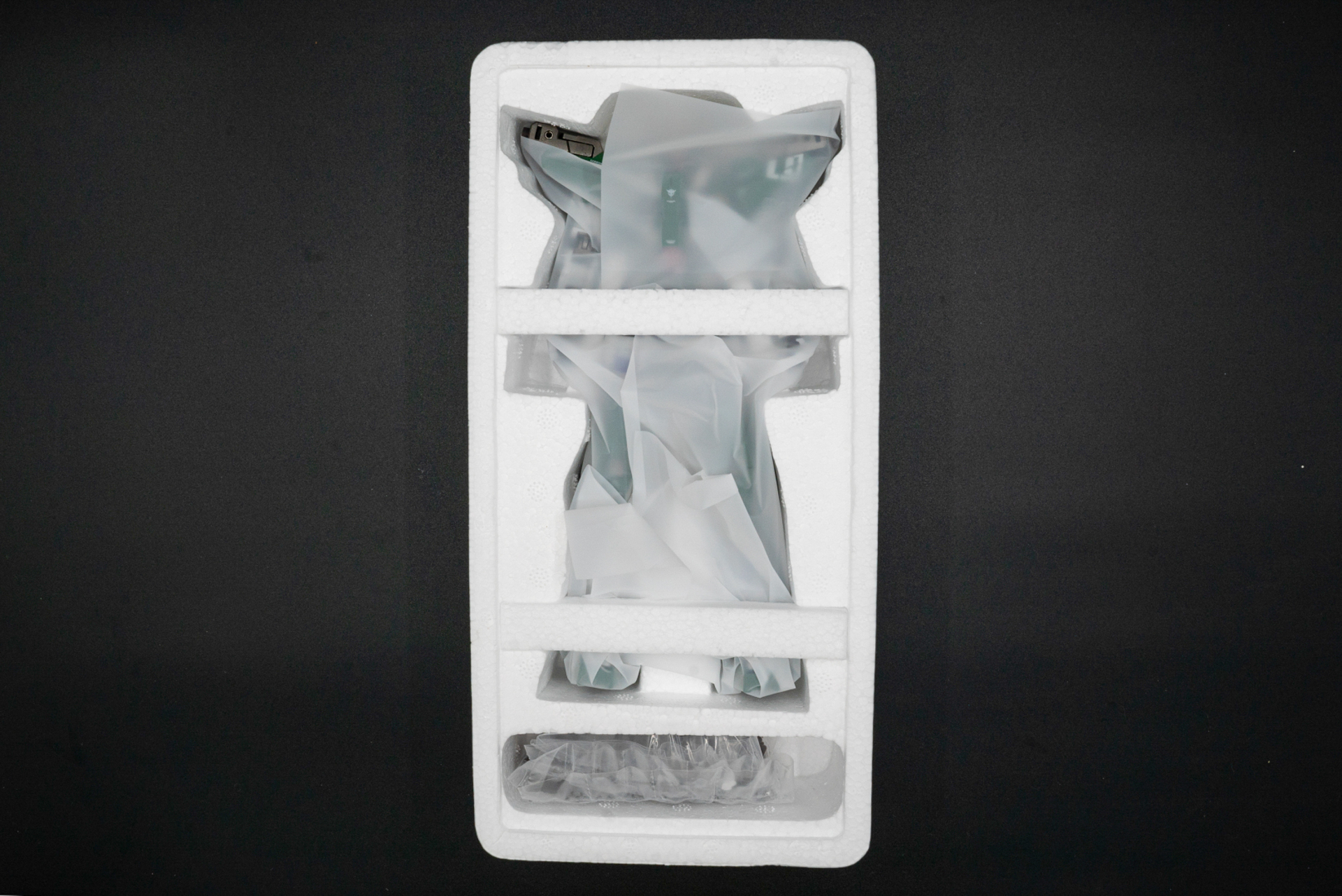 パッケージを愛で、中身を取り出す開封の儀は、トイファンの最高の瞬間